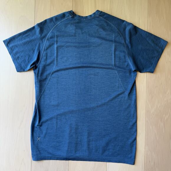 Lululemon Vent Shirt Medium Blue Yoga Running Workout Sportswear Athleisurea - Picture 6 of 8